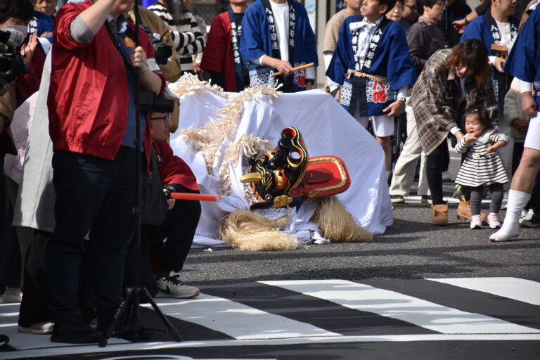 「獅子のあくび」（橋本好美 様）